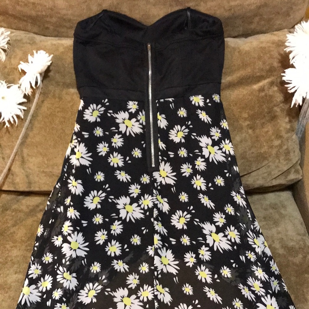 Dress - Picture 3 of 4